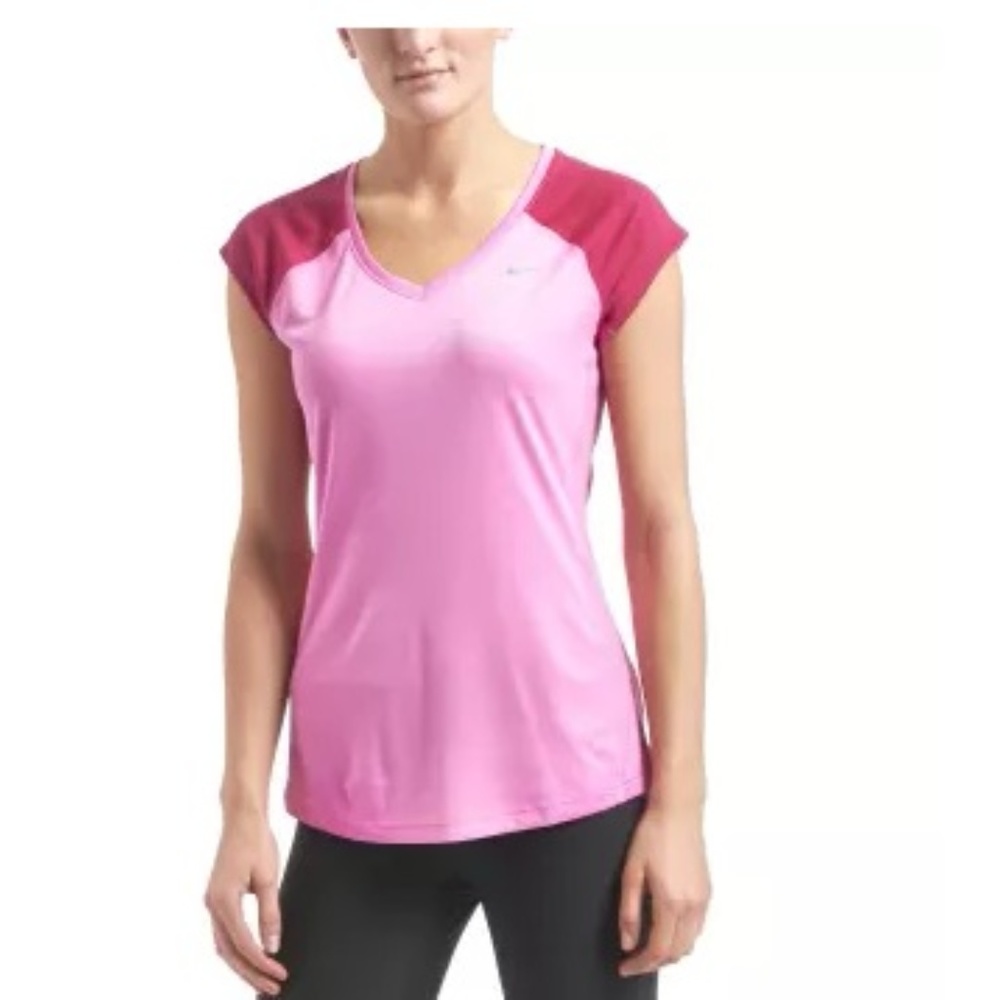 🛑SOLD OTHER PLATFORM🛑 NIKE Magenta Tee